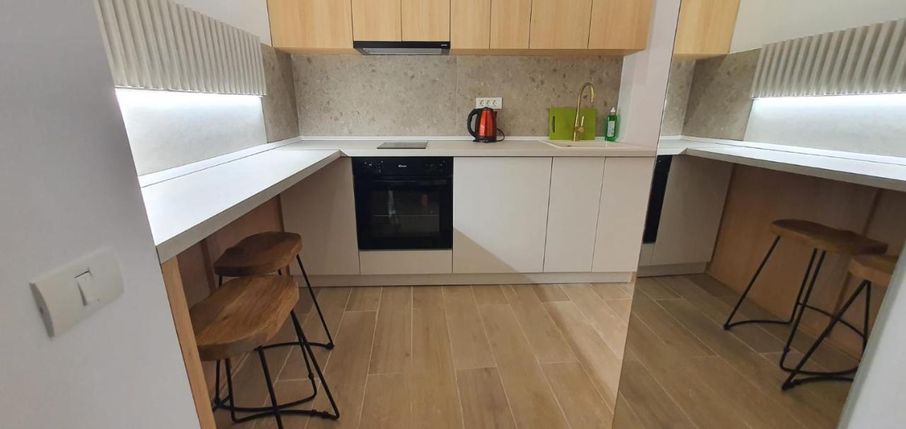 City Center Chic Studio Бухарест Екстер'єр фото